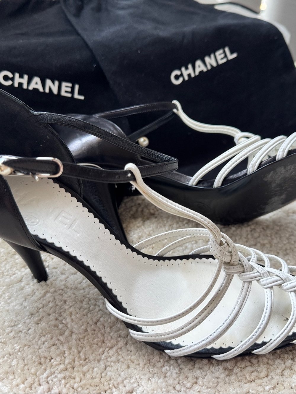 Authentic CHANEL Black & White Leather Sandals Size EU 38.5 / US 8 - Picture 14 of 14